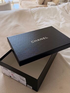 CHANEL Empty Shoe Box – Authentic